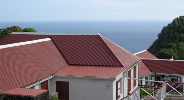 Quels sont les avantages d’une toiture en métal pour sa maison